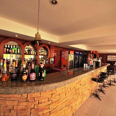 Hotel Karon Cliff Contemporary Boutique Bungalows Restaurant foto