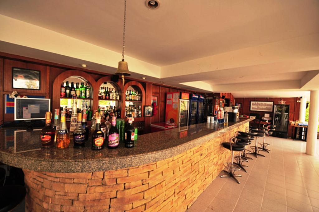 Hotel Karon Cliff Contemporary Boutique Bungalows Restaurant foto